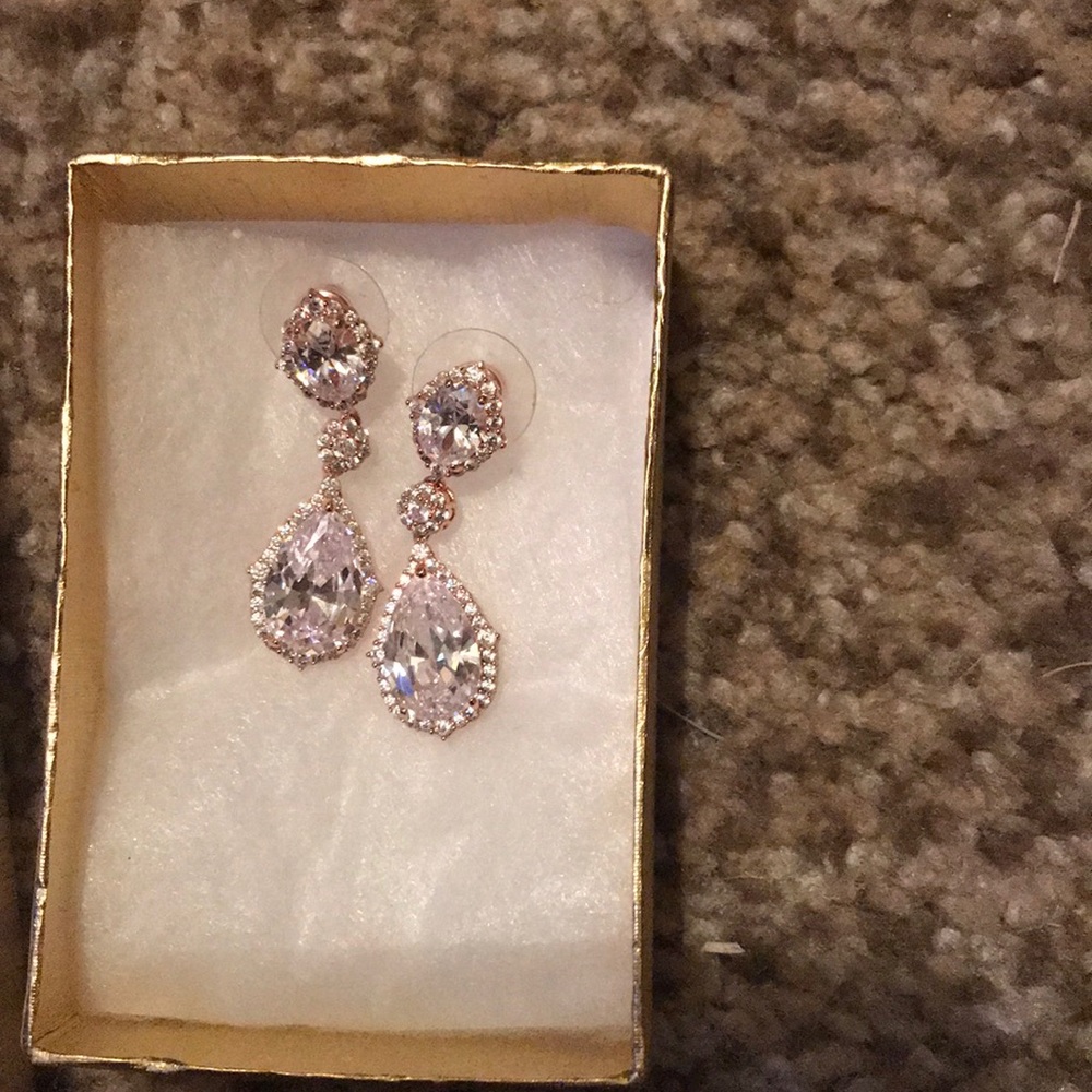 Rose gold drop earrings